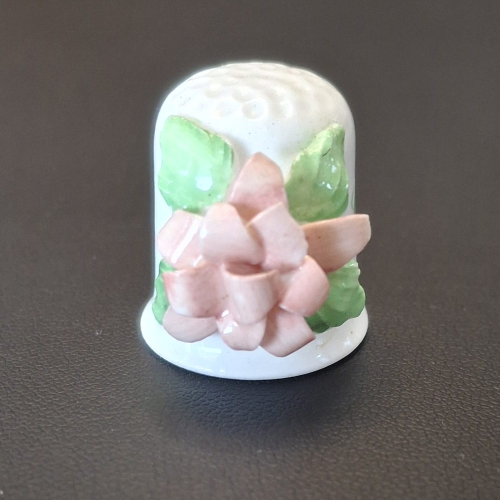VINTAGE GHI Staffordshire Fine Bone China Chrysanthemum Thimble Made in England